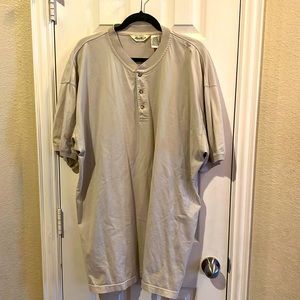 Men’s 3XLT Eddie Bauer short-sleeved henley shirt in Beige. NWOT